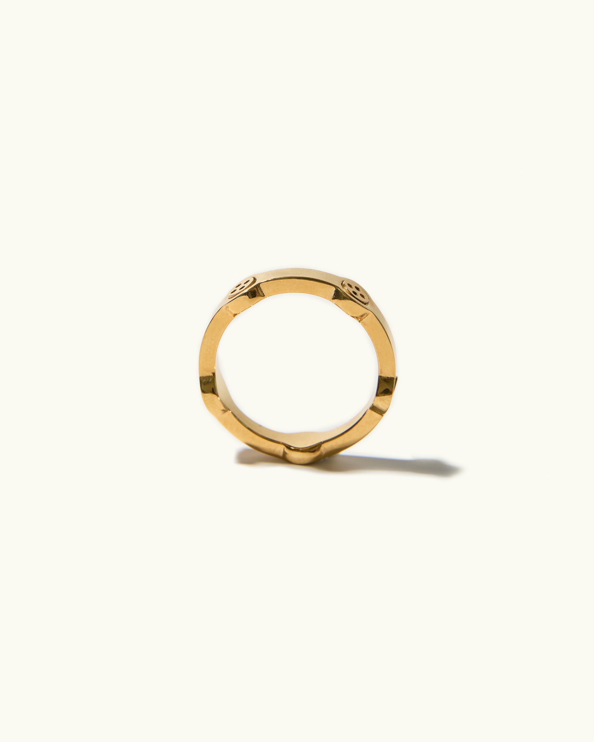 Button Ring